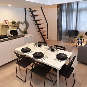  Appartement The Apex Residences
